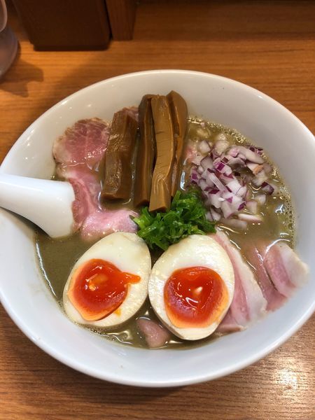 「特製煮干し1000円替玉100円」@鶏そば 煮干そば 花山の写真