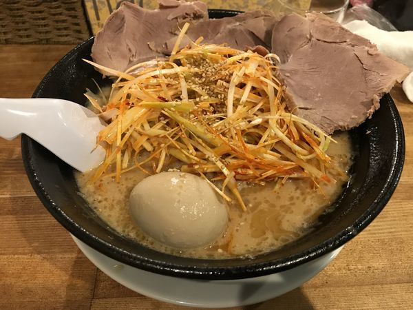 「ねぎみそチャーシュー味玉」@自家製極太麺 みそ家の写真