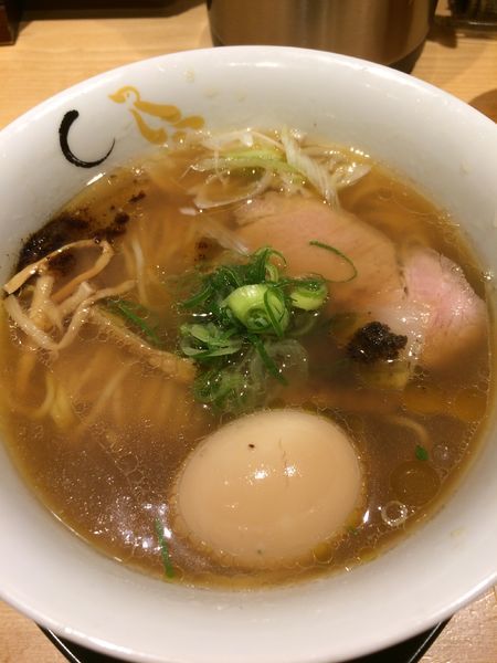 「味玉そば(醤油)950円」@SOBAHOUSE 金色不如帰 新宿御苑本店の写真