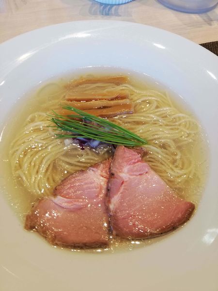 「宍道湖しじみ中華蕎麦〈塩〉」@宍道湖しじみ中華蕎麦 琥珀 東京本店の写真