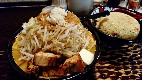 「味噌次郎+大盛り+バター+チャーハン」@北のらーめん 美空の写真