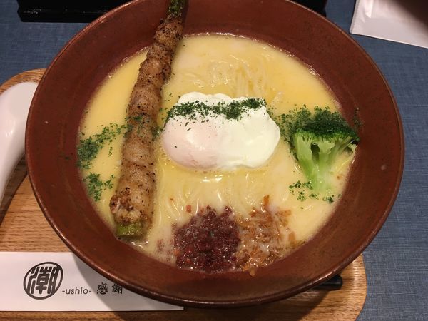 「鶏白湯そば」@麺巧 潮の写真