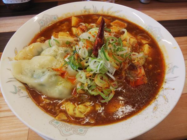 「豆腐マーラーしそ餃子2個イン」@ラーメン餃子 なか屋の写真