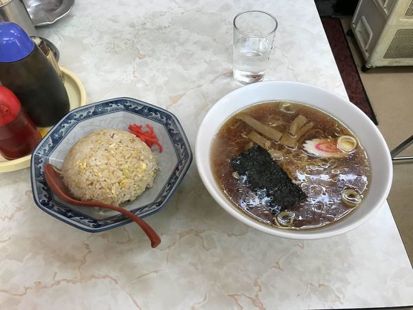 「セットメニューA〔チャーハン（小）+ラーメン〕800円」@中華 幸楽の写真