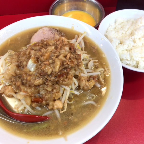 「ミニラーメン　750円　生卵　50円　ライス　100円」@立川マシマシ 足利総本店の写真
