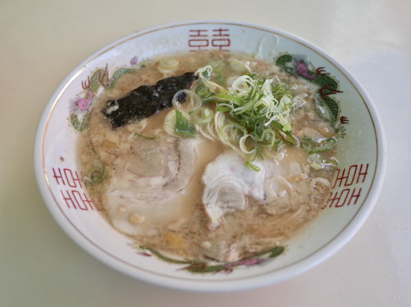 「チャーラー…800円（高菜チャーハンとラーメンのセット）」@屋台久留米ラーメン とんぱ〜れの写真