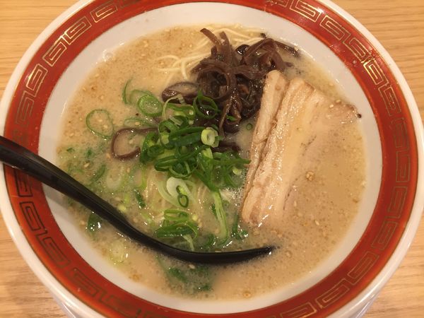 「博多  白¥550+替玉」@博多らーめん長風 新秋津店の写真