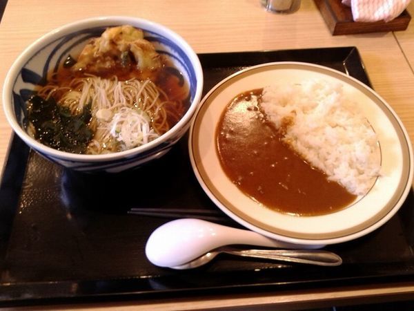 「かき揚げそばセット(ミニカレー付)750円」@お食事処 まんぷく食堂の写真