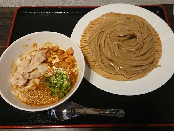 「カレー肉汁うどん（並少なめ、ハイブリッド麺に変更）」@自家製うどん うどきちの写真