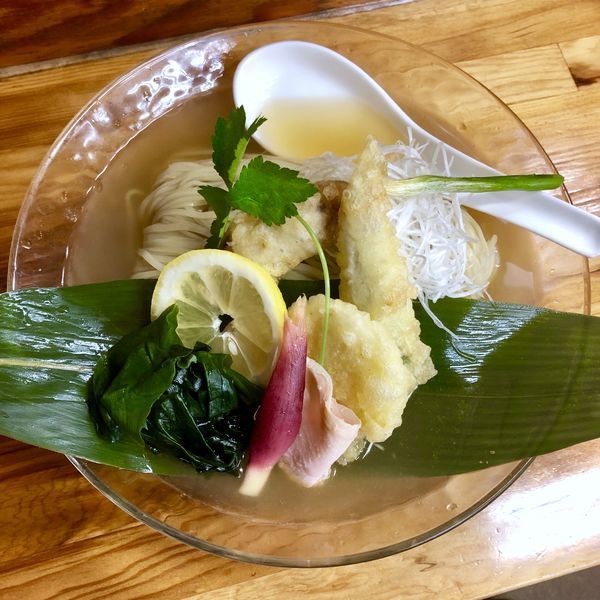 「【限定】冷やし鱚(ｷｽ)煮干しそば￥980」@中華そば よしかわの写真