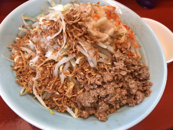 「汁なし　豚マシ」@立川マシマシ 5号店（神保町店）の写真