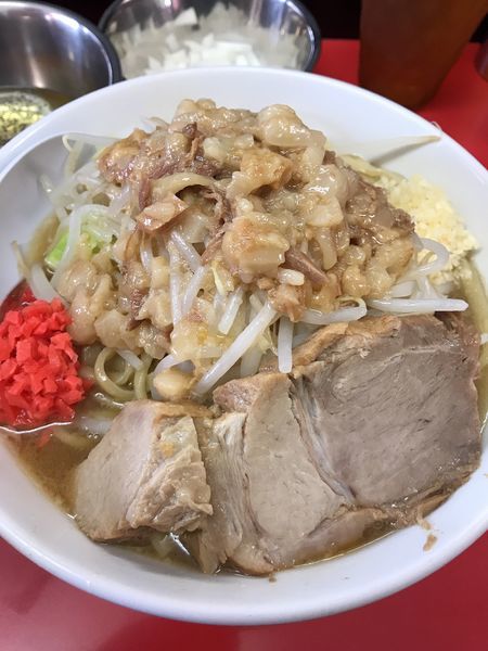 「ラーメン(中)＋タマネギ＋生卵W」@ラーメンハイキックの写真