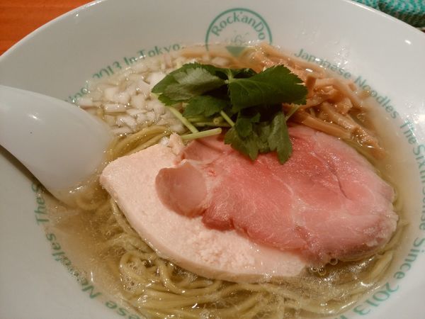 「ラーメン グリーン麺 （塩）」@麺屋 六感堂 Rock'anDoの写真