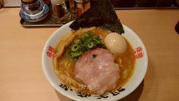 「らーめん+味玉トッピング」@麺屋 庄太 赤坂店の写真