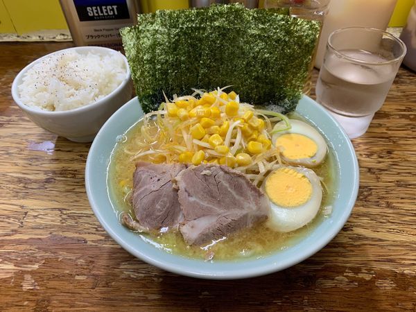 「ネギ味噌ラーメン(900円)固め濃いめ多め+味付玉子(100円)」@まこと家の写真
