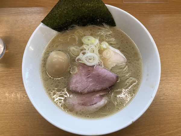 「【限定】牛骨塩白湯そば」@麺処ろくめいの写真