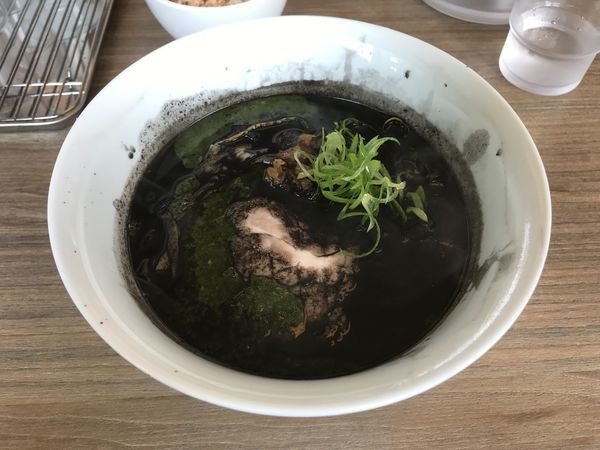 「三位一体(モンゴウイカスミ×トマト×ハマグリ)」@中華そば 和渦 TOKYOの写真