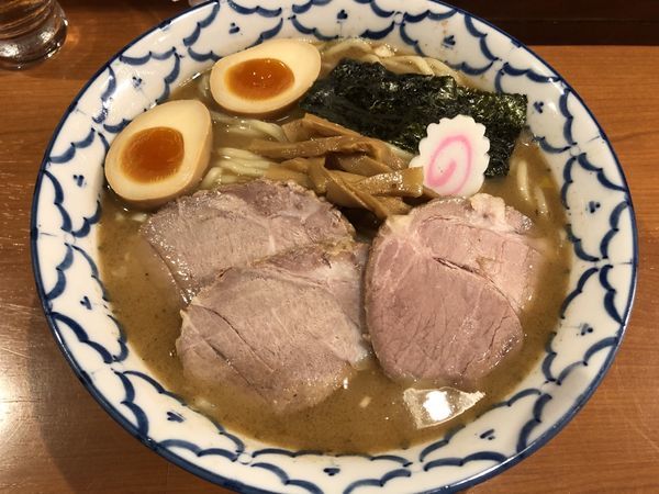 「◯得らーめん中盛」@麺恋処 いそじの写真