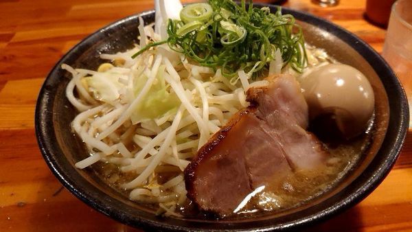 「煮干し二郎らーめん850円」@瞠 池袋店の写真