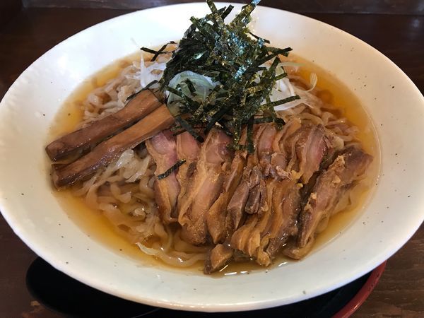 「【限定】冷やし親鶏の肉そば  800円」@節系とんこつらぁ麺 おもとの写真