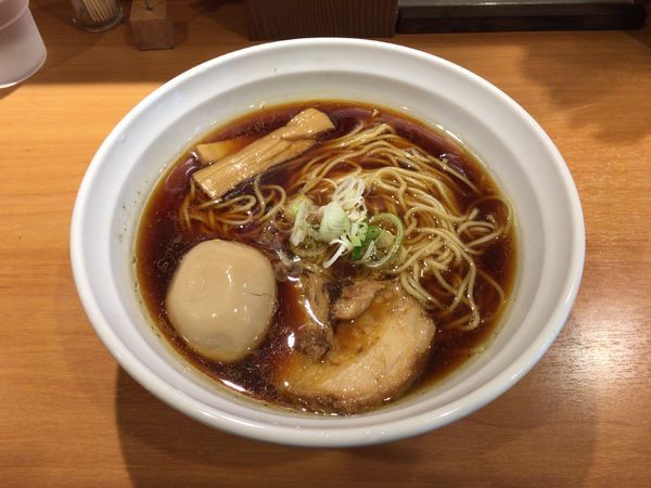 「らーめん(800円)＋サービス煮玉子(Twitterフォロー&リ」@らーめん よっちゃんの写真