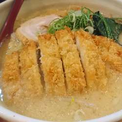 とんかつ味噌ラーメン、大盛、ライス