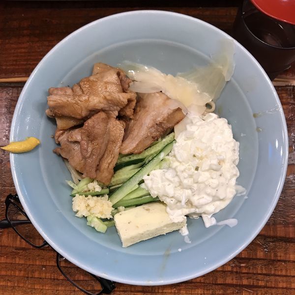 「すごい冷やし中華(200g)＋ガリバタ」@立川マシマシの写真