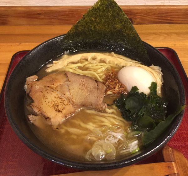 「あみやらーめん(大盛り)＋半熟玉子」@麺処 あみやの写真