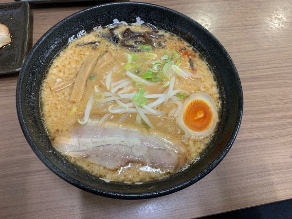 「背脂味噌らーめん」@背脂らーめん宮本 志木店の写真