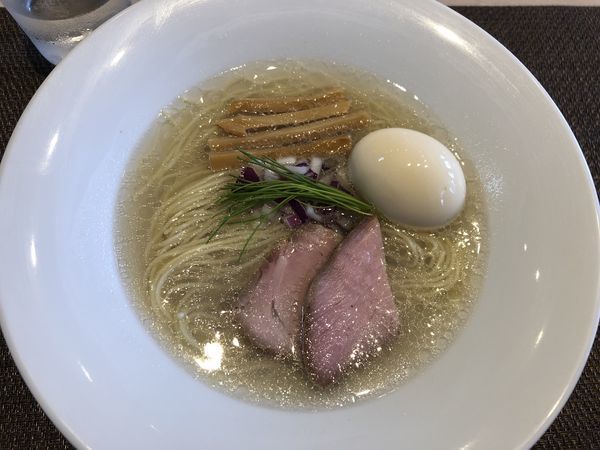 「味玉中華そば（塩）」@宍道湖しじみ中華蕎麦 琥珀 東京本店の写真