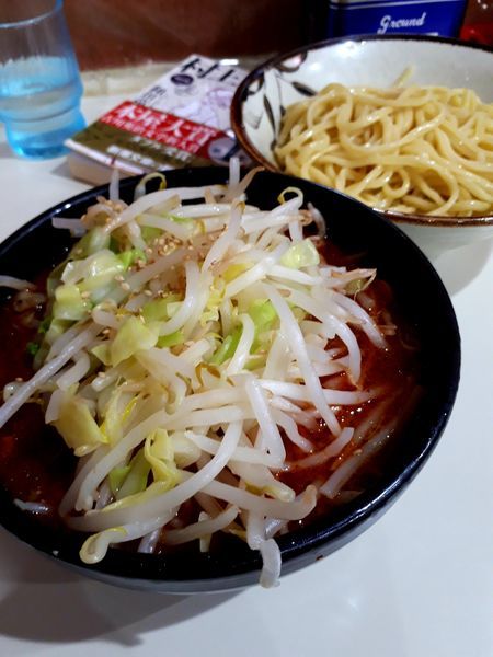 「(限定)激辛麻辣もりそば (小)+野菜850円」@所沢大勝軒の写真