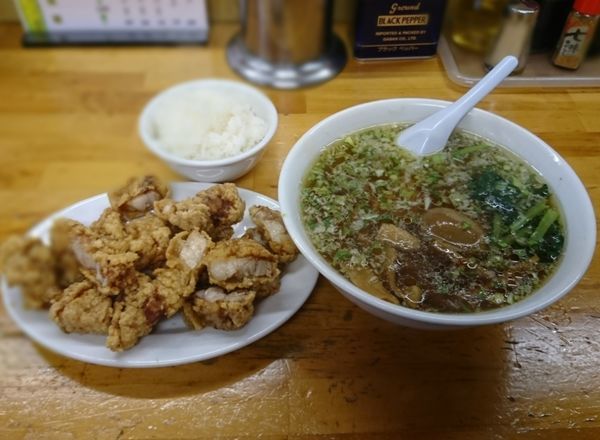 「パーコーメン(アブラ少なめ、パーコー別皿)＋ライス小」@珉珉の写真