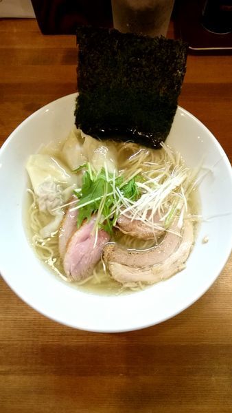 「鴨だし塩 ワンタンメン   930円」@鳴馬良の写真