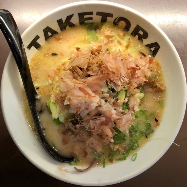 「勝武士らぁめん とんこつ (900円)」@たけとらの写真