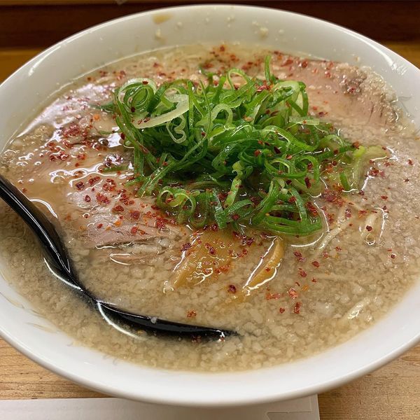 「醤油背脂ラーメン」@ラーメン さだかず 祇園本店の写真