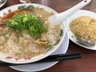 「醤油ラーメン焼きめし定食」@ラーメン 魁力屋 川崎新城店の写真