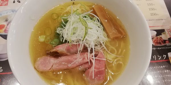 「塩ラーメン」@麺屋たくみ 駅前店の写真