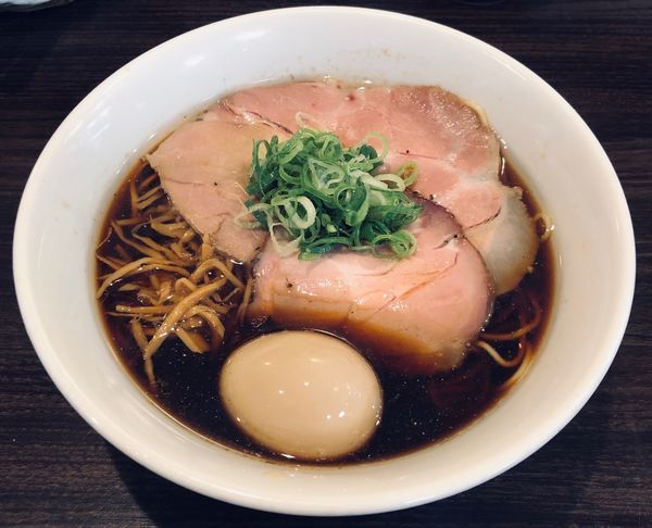 「醤油ラーメン（￥680）＋味玉（￥100）」@かしわぎの写真