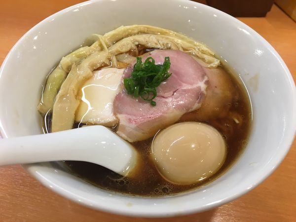 「特製醤油らぁ麺」@らぁ麺 はやし田 池袋店の写真