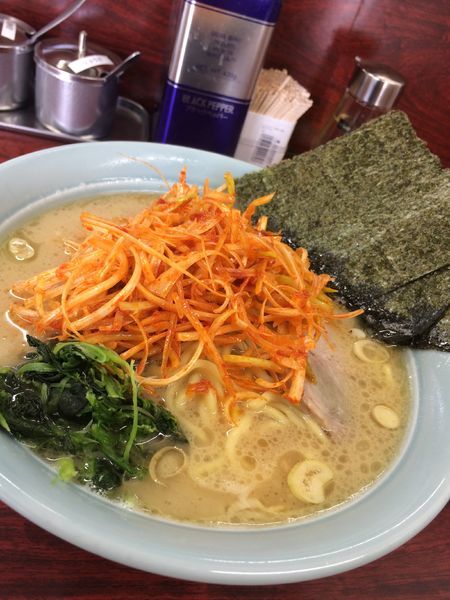 「辛ネギラーメン中盛」@矢口家 平塚店の写真