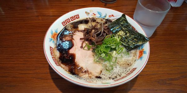「濃厚ラーメン黒」@ラーメンかなやの写真