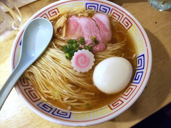 「中華そば＋ダシ注入式味玉　700＋120円」@青春餃子の写真