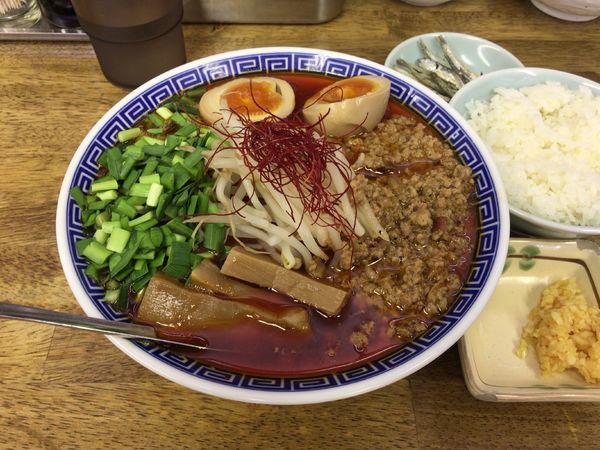 「【期間限定】台湾ラーメン(辛さ増し),半ライス,味玉,ニンニク」@中華蕎麦 丸め 東久留米店の写真
