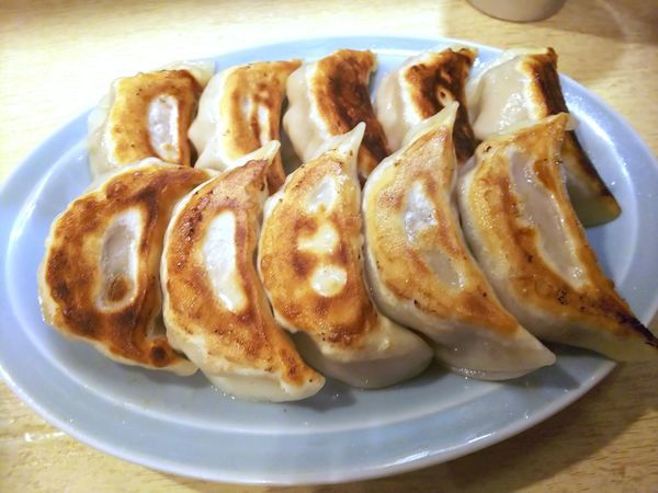 「焼餃子10個　600円」@青春餃子の写真