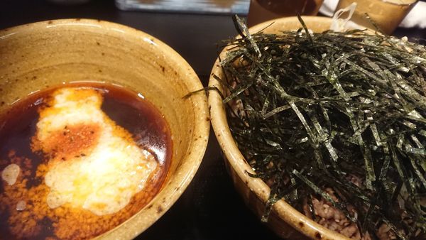 「トロロ肉そば・大」@なぜ蕎麦にラー油を入れるのか。 神田小川町店の写真