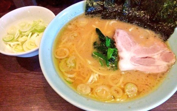 「並ラーメン＋薬味ネギ」@ラーメン 小村の写真