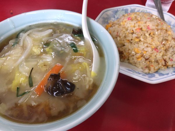 「やさいめんと炒飯」@萬来軒の写真