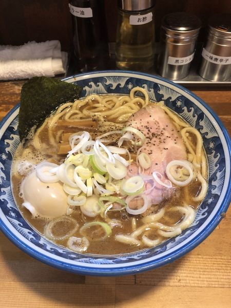 「ラーメン＋燻製たまご、ミニ牛すじ丼」@兎に角 松戸店の写真