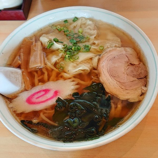 「わんたんめん(醤油)770」@らーめん 高島の写真