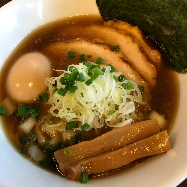 「秋刀魚中華そば（醤油）　780円」@つけ麺 弥七の写真